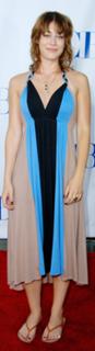Lizzy Caplan feet photo thumbnail