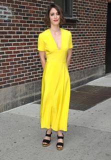 Lizzy Caplan feet photo thumbnail