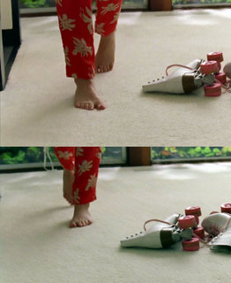 Lizzy Caplan feet photo thumbnail