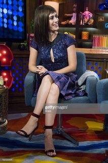 Lizzy Caplan feet photo thumbnail