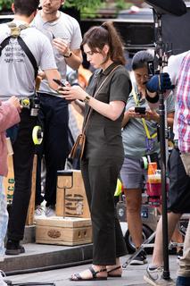 Lizzy Caplan feet photo thumbnail