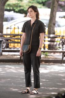 Lizzy Caplan feet photo thumbnail