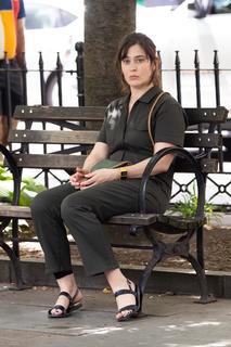 Lizzy Caplan feet photo thumbnail