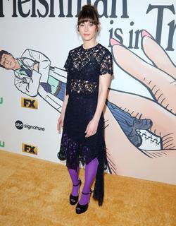 Lizzy Caplan feet photo thumbnail
