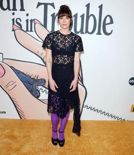 Lizzy Caplan feet photo thumbnail