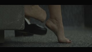 Lizzy Caplan feet photo thumbnail