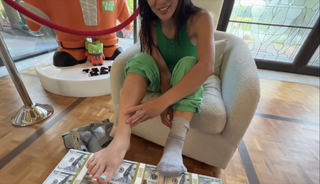 Lizzy Capri feet photo 2