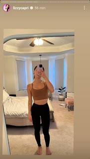 Lizzy Capri feet photo 7