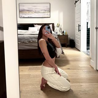 Lizzy Capri feet photo 10