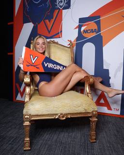 Lizzy Kaye feet photo 1