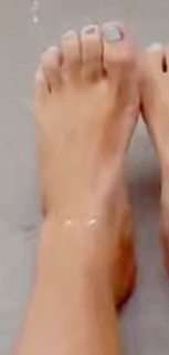 Lizzy Wurst feet photo 8