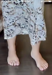 Lizzy Wurst feet photo 14