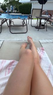 Lizzy Wurst feet photo 1