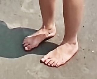 Lizzy Wurst feet photo 5