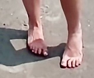 Lizzy Wurst feet photo 4