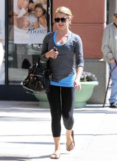 Lo Bosworth feet photo 18