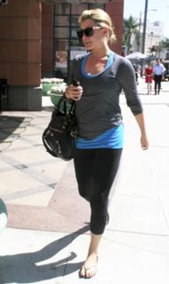 Lo Bosworth feet photo 17