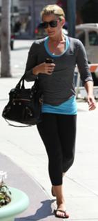 Lo Bosworth feet photo 15