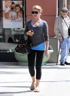 Lo Bosworth feet photo 14
