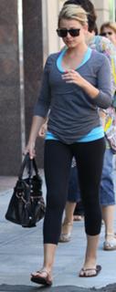 Lo Bosworth feet photo 13