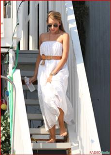 Lo Bosworth feet photo 6