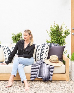 Lo Bosworth feet photo 5