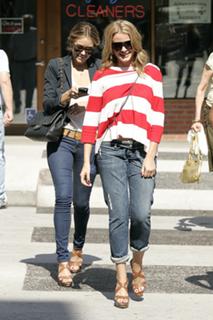 Lo Bosworth feet photo 4