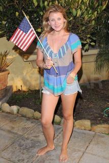Lo Bosworth feet photo 20