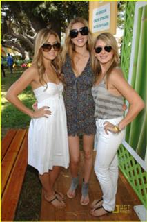 Lo Bosworth feet photo 19