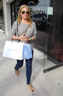 Lo Bosworth feet photo 3