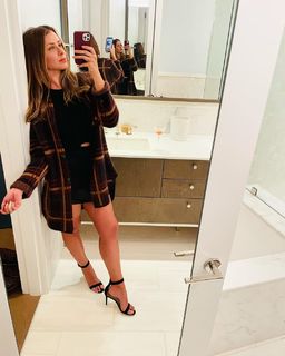 Lo Bosworth feet photo 9