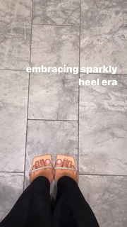 Lo Bosworth feet photo 7