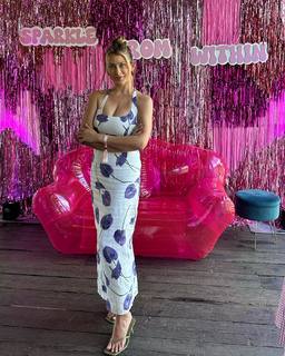 Lo Bosworth feet photo 6