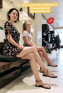 Loan Chabanol feet photo 9