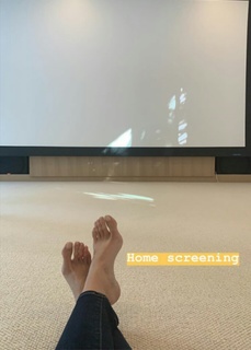 Loan Chabanol feet photo 7