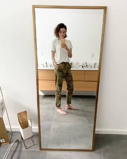 Loan Chabanol feet photo 9