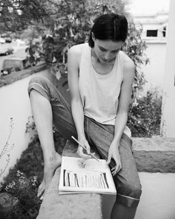 Loan Chabanol feet photo 2