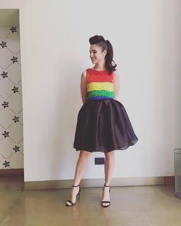 Lodovica Comello feet photo thumbnail