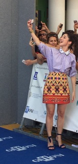 Lodovica Comello feet photo thumbnail