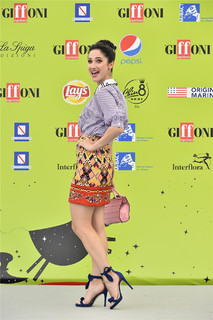 Lodovica Comello feet photo thumbnail