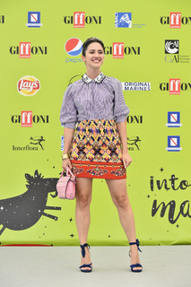 Lodovica Comello feet photo thumbnail