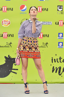 Lodovica Comello feet photo thumbnail