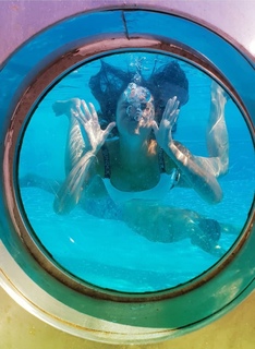 Lodovica Comello feet photo thumbnail