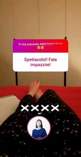 Lodovica Comello feet photo thumbnail