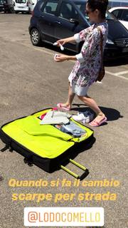 Lodovica Comello feet photo thumbnail