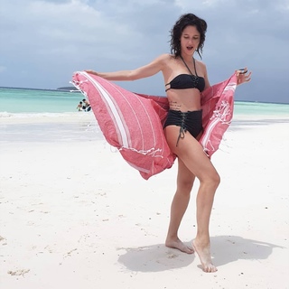 Lodovica Comello feet photo thumbnail