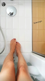 Lodovica Comello feet photo thumbnail