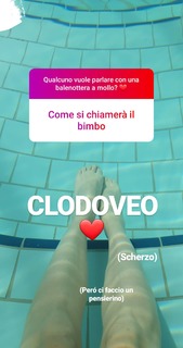 Lodovica Comello feet photo thumbnail