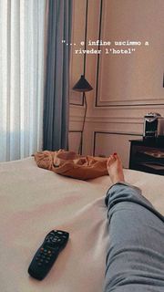 Lodovica Comello feet photo thumbnail