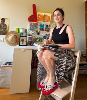Lodovica Comello feet photo 1